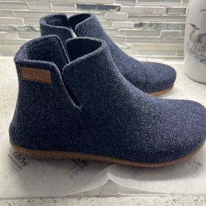 Taos Wool Booties Size 10 (41 EU)